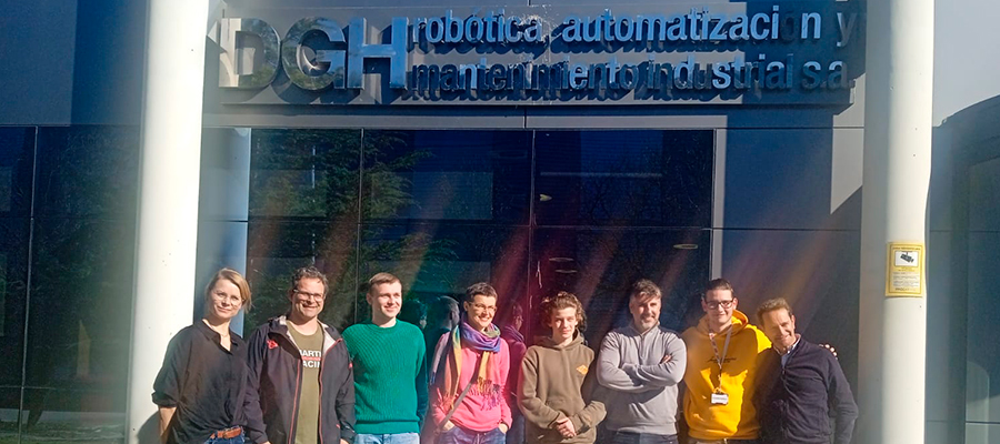 Visita del Mechatronic Technical School de Varsovia